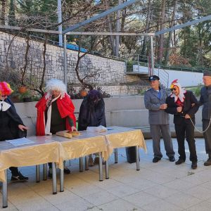 Maškare iz Nove Vasi osudile i spalile pusta