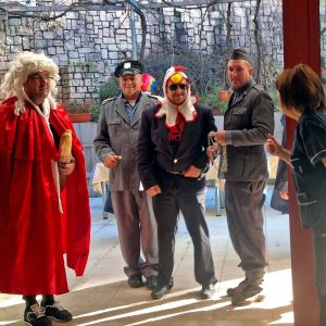 Maškare iz Nove Vasi osudile i spalile pusta